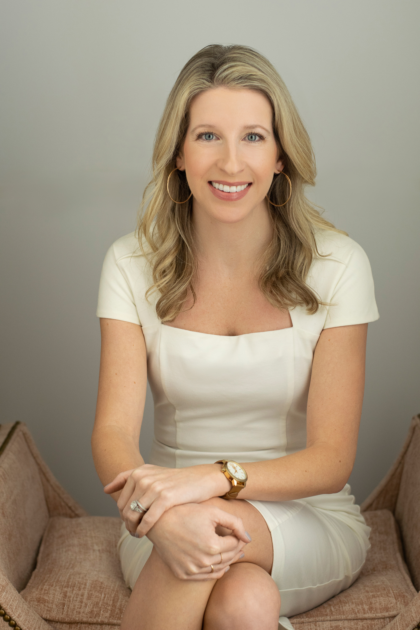 LaurenSitting2019Headshot